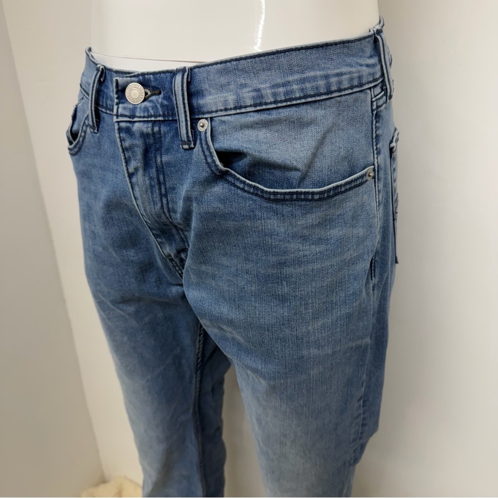 Levis 505 34 x 32 Classic Straight Leg Fit Medium Wash - Picture 3 of 15